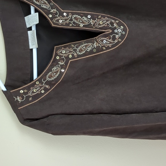 2X Erika Woman Faux Suede Brown Embellished Top - Picture 5 of 13